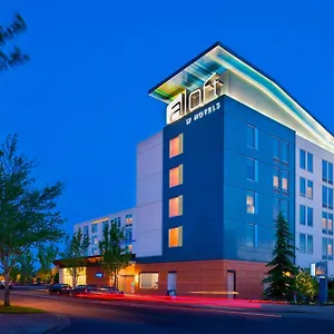 Aloft Airport At Cascade Station Hotel