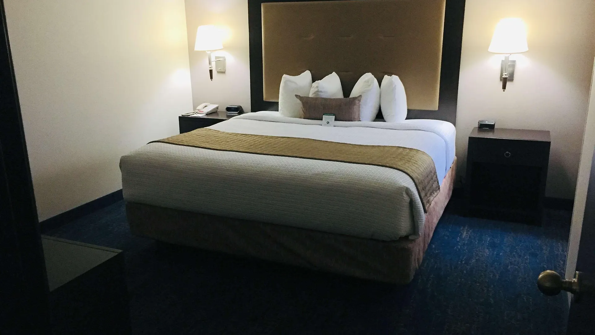 Best Western Plus Portland Airport Hotel & Suites