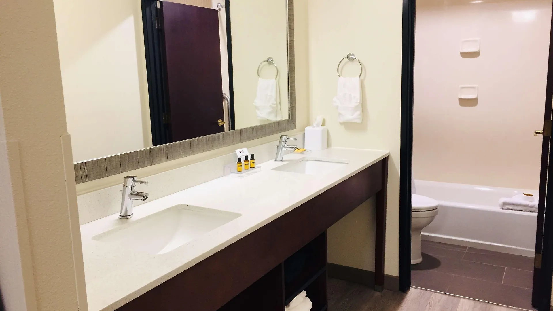 Best Western Plus Portland Airport Hotel & Suites